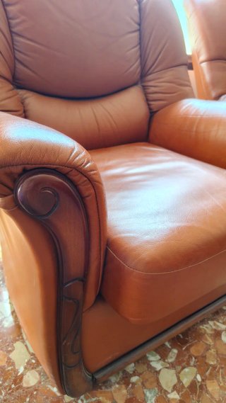 Sofá y 2 sillones de piel marrón