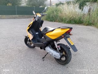 Se vende Yamaha aerox de 49cc 2T año 2006 19090