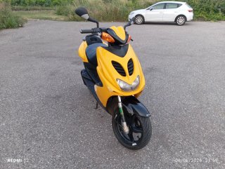Se vende Yamaha aerox de 49cc 2T año 2006 19090