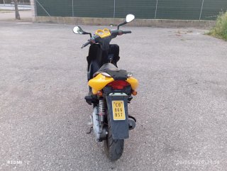 Se vende Yamaha aerox de 49cc 2T año 2006 19090
