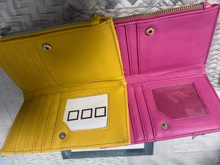Carteras monedero rosa y amarillo y negro