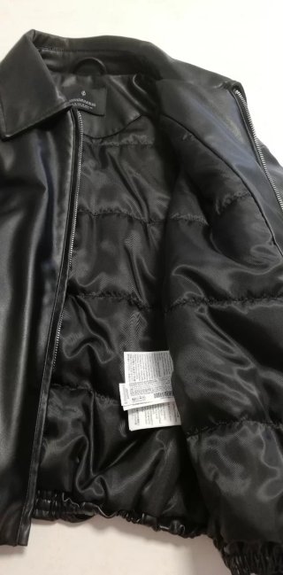 Cazadora efecto piel Stradivarius negra