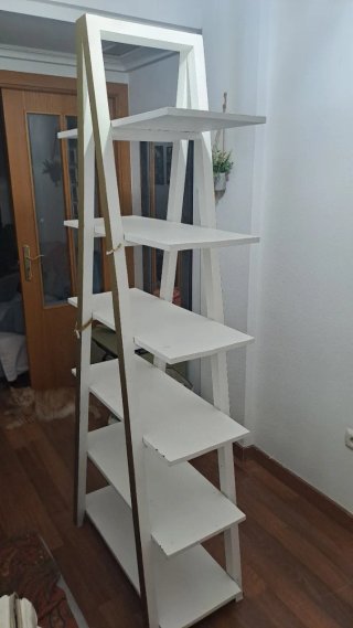 Estantería Pirámide Madera Blanca y Dorada