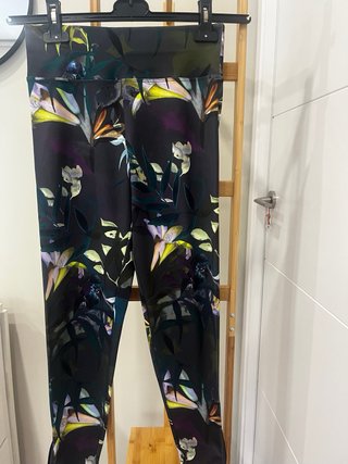 Mallas estampadas Oshyo morado y negro