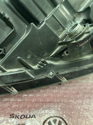 Faro Volkswagen Passat
