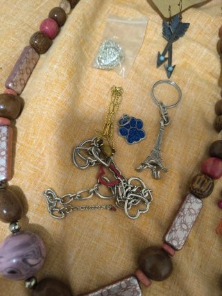 Lote pulseras collares bisutería