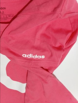 Camiseta Adidas original rosa talla M como nueva