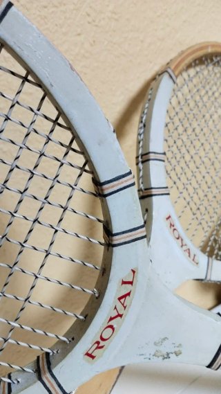 Vecchie racchette da tennis in legno Royal