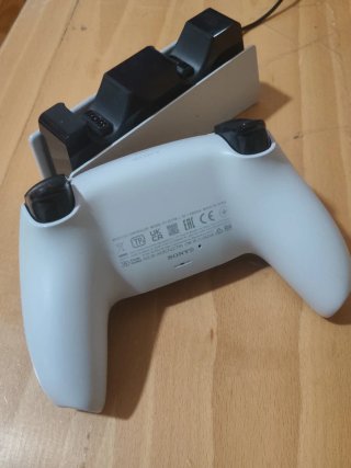 Mando PS5 y estación de carga Sony