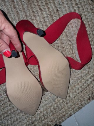 Sandalias tacón rojo tira transparente