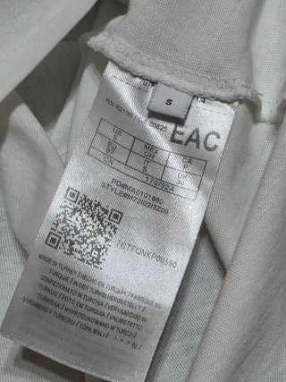 Camiseta blanca estampada GUESS