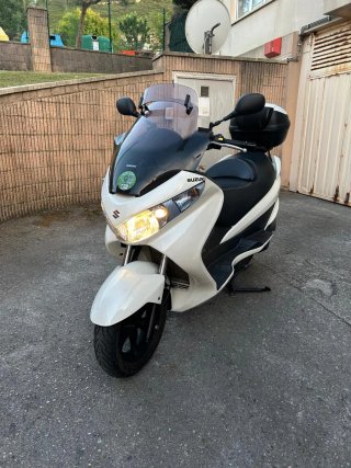 Suzuki Burgman 125cc Maxi Scooter
