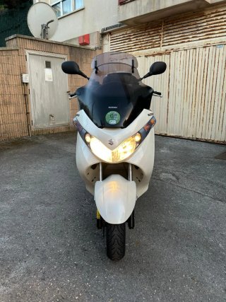 Suzuki Burgman 125cc Maxi Scooter