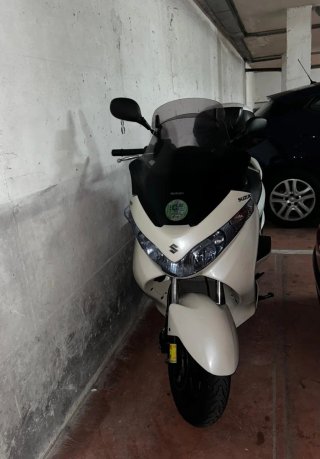 Suzuki Burgman 125cc Maxi Scooter