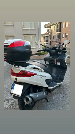 Suzuki Burgman 125cc Maxi Scooter