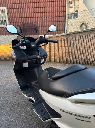 Suzuki Burgman 125cc Maxi Scooter