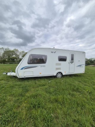 Caravana Sterling Eccles moderna
