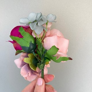 Ramillete de flores rosas y buganvilla