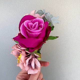 Ramillete de flores rosas y buganvilla