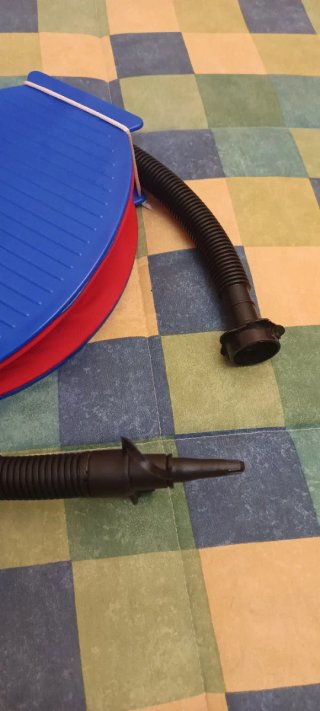 Inflador de pie azul
