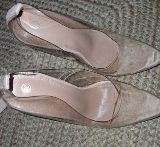 Zapatos de tacón transparentes beige