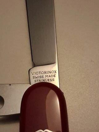 Navaja Victorinox Sportsman Roja