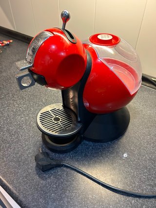Cafetera Dolce Gusto Roja