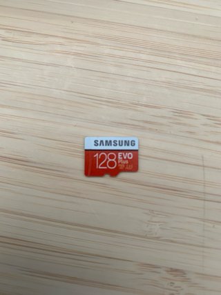 Nintendo Switch + Funda + microSD 128GB
