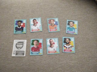 Cartas de fútbol + sticker sorpresa