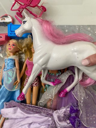 Lote Muñecas, accesorios y juguetes