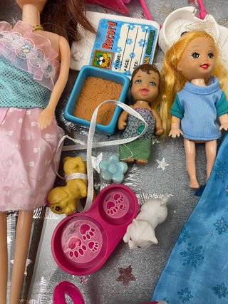 Lote Muñecas, accesorios y juguetes