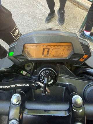 Kawasaki Z125 2024 Negra/Verde