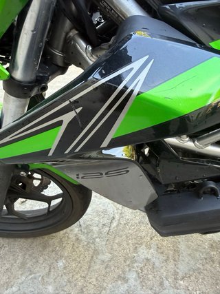 Kawasaki Z125 2024 Negra/Verde