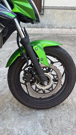 Kawasaki Z125 2024 Negra/Verde