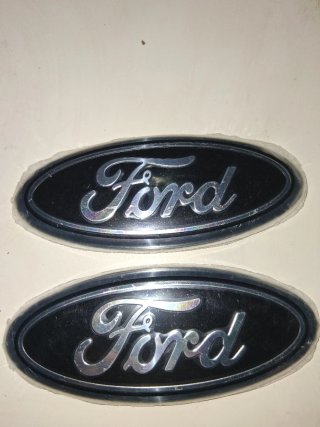 Emblema Ford Ovalado Negro