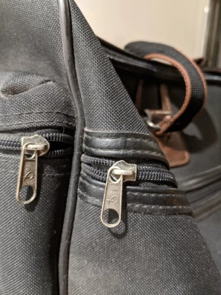 Bolsa de viaje negra sin ruedas