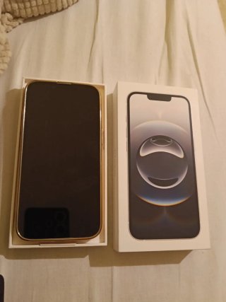 iPhone 16e Apple