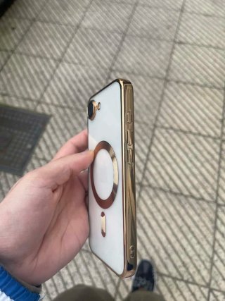iPhone 16e Apple