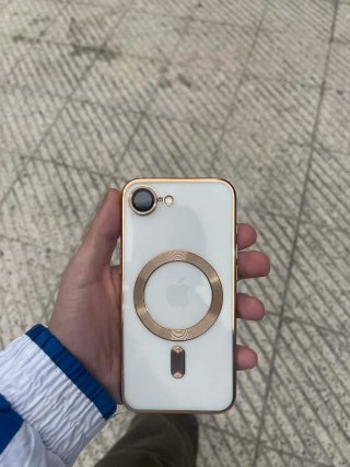 iPhone 16e Apple