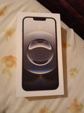 iPhone 16e Apple