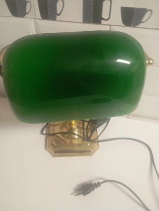 Lámpara de escritorio verde y dorada