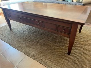 Mesa de centro madera Masisa con cajones