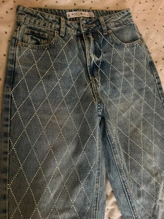 Vaqueros con diamantes plateados