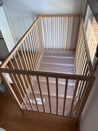 Cuna IKEA madera + cambiador