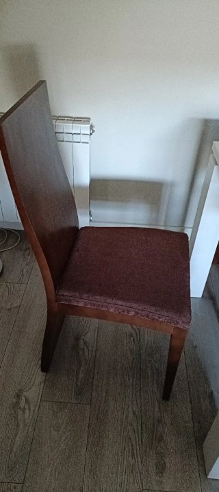 Mesa de comedor y 6 sillas de madera nogal