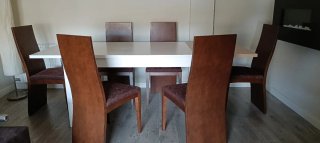 Mesa de comedor y 6 sillas de madera nogal