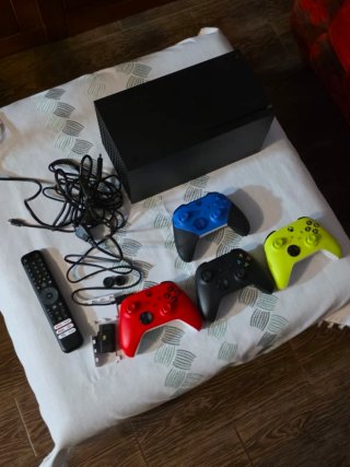 Xbox One series X + Mando Elite 2 y 3 mandos +