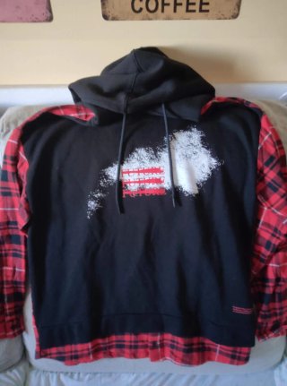 Sudadera Bershka Capucha Negra y Roja