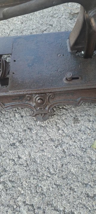 Máquina de coser antigua Junker Rub