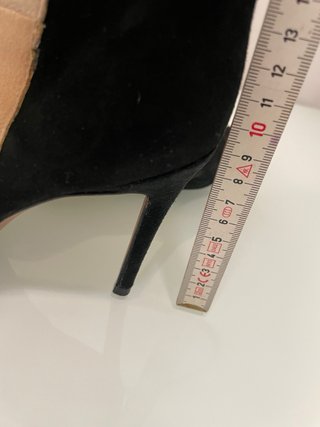 Stivaletti scamosciati bicolore beige/nero